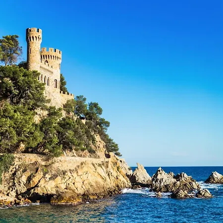 Apartment In Fenals Near & Saltwater Pool *