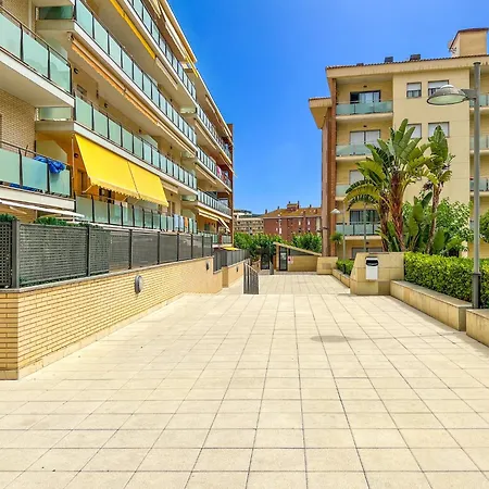 Apartment In Fenals Near & Saltwater Pool *