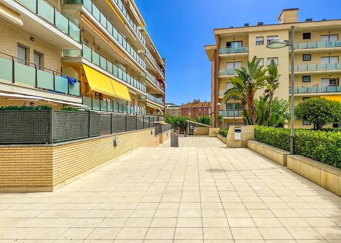 Apartment In Fenals Near & Saltwater Pool *