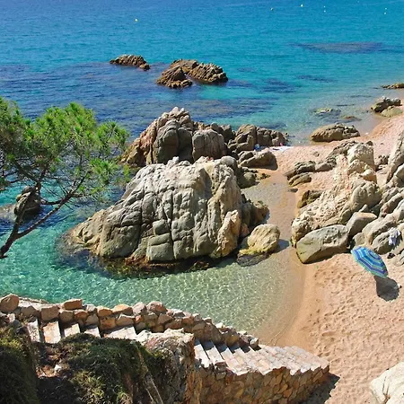 In Fenals Near & Saltwater Pool Апартаменти *