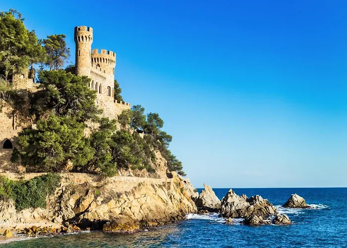 Apartment In Fenals Near & Saltwater Pool *