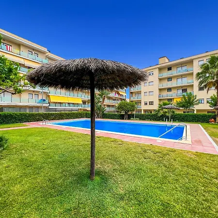 In Fenals Near & Saltwater Pool דירה *